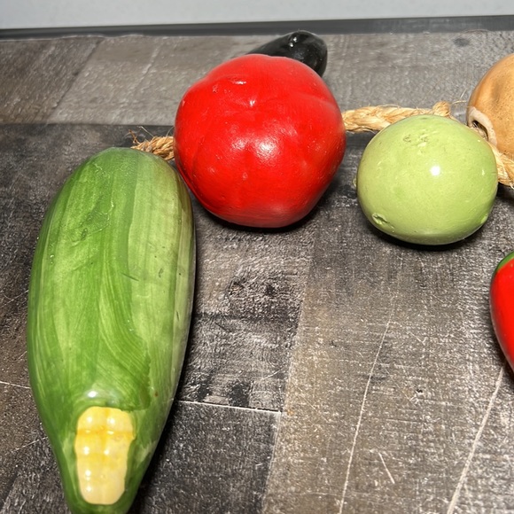 Vintage Ceramic Vegetables Hanging on a Rope - Picture 2 of 5